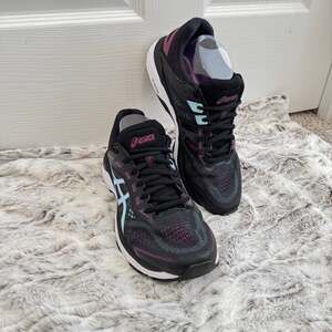 ASICS Women's GT-2000 7 Black Running Shoes size 10